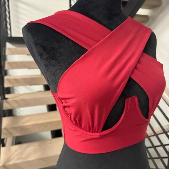 New Crisscross Halter Red Crop Top size XS - Picture 5 of 6